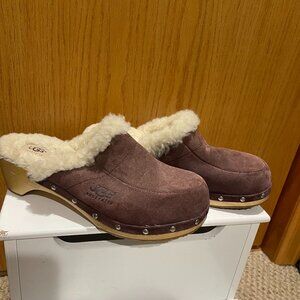 UGG Kalie Clogs - Purple Suede 9